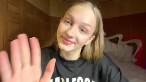 Anika online show from March 25, 4:35 pm