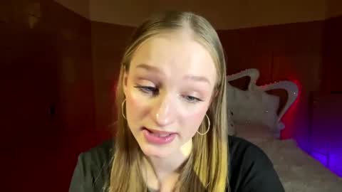 Anika online show from April 4, 5:10 pm