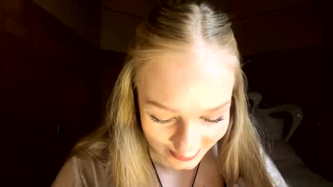 Anika online show from April 20, 9:38 pm