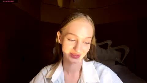 Anika online show from April 22, 8:32 pm