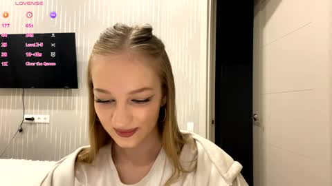 Snapshot of doreathagustave chatting on June 4, 9:21 pm Anika online show from June 4, 9:21 pm