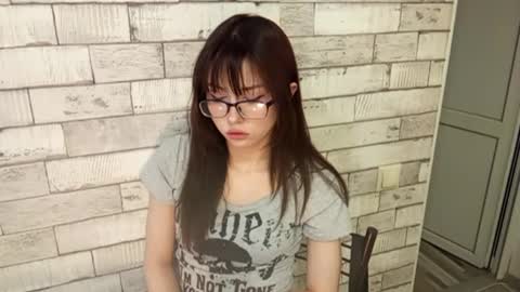 Snapshot of doretharuschak chatting on April 28, 11:04 am Aimi online show from April 28, 11:04 am