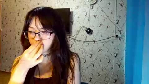 Snapshot of doretharuschak chatting on May 28, 11:07 am Aimi online show from May 28, 11:07 am