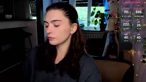 Snapshot of dorfmatratze_ chatting on October 6, 8:12 am Alice online show from October 6, 8:12 am