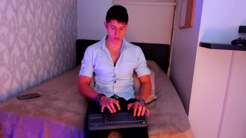 Snapshot of dorian_mystery chatting on January 28, 9:30 am dorian_mystery online show from January 28, 9:30 am