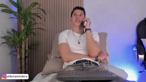 Snapshot of dorian_mystery chatting on September 28, 11:54 pm dorian_mystery online show from September 28, 11:54 pm