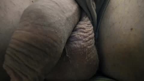 Snapshot of doriancretu95 chatting on December 3, 2:49 pm menu below online show from December 3, 2:49 pm