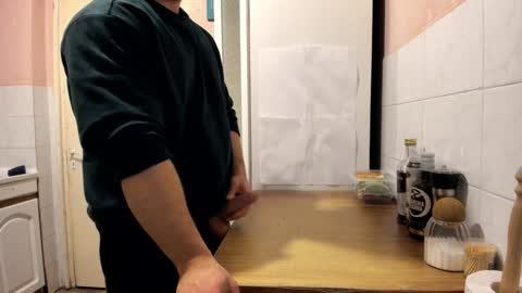 Snapshot of doriancretu95 chatting on December 19, 7:29 pm menu below online show from December 19, 7:29 pm