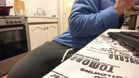 Snapshot of doriancretu95 chatting on December 26, 3:20 pm menu below online show from December 26, 3:20 pm