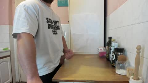 Snapshot of doriancretu95 chatting on January 2, 7:44 am menu below online show from January 2, 7:44 am