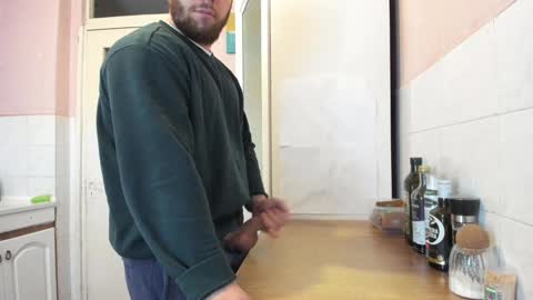 Snapshot of doriancretu95 chatting on January 4, 7:45 am menu below online show from January 4, 7:45 am