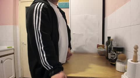 Snapshot of doriancretu95 chatting on January 12, 9:08 am menu below online show from January 12, 9:08 am