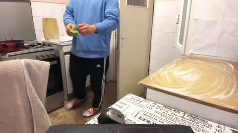 Snapshot of doriancretu95 chatting on January 29, 8:56 pm menu below online show from January 29, 8:56 pm