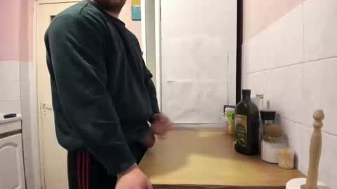 Snapshot of doriancretu95 chatting on February 24, 6:27 am menu below online show from February 24, 6:27 am