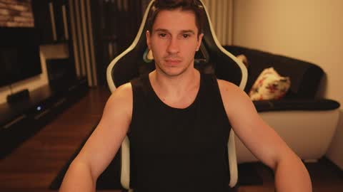 Dorian Reyes online show from April 9, 1:05 am