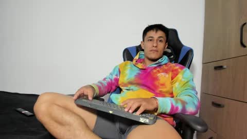 dorman_boy online show from April 9, 6:19 am