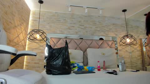  DOROTHY online show from January 23, 2:44 am