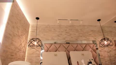  DOROTHY online show from February 11, 3:40 am