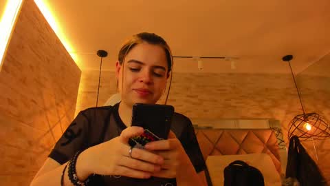  DOROTHY online show from February 28, 3:04 am