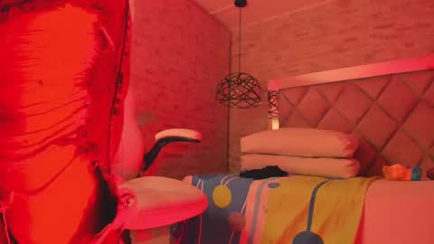  DOROTHY online show from February 28, 9:25 am