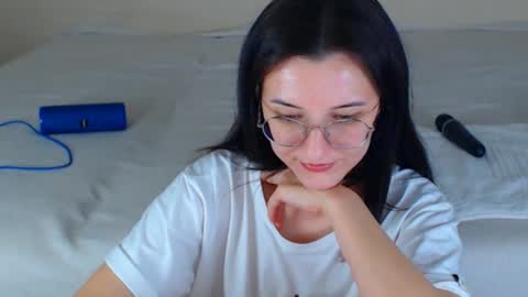 Snapshot of dorotty_ chatting on November 16, 1:44 am Your Dorotty online show from November 16, 1:44 am