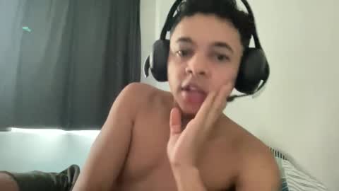 Snapshot of dotadinha chatting on February 23, 1:30 pm dotadinha online show from February 23, 1:30 pm