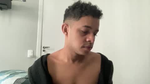 Snapshot of dotadinha chatting on March 2, 2:46 pm dotadinha online show from March 2, 2:46 pm