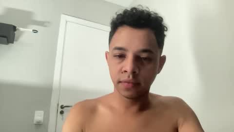 Snapshot of dotadinha chatting on March 3, 2:12 pm dotadinha online show from March 3, 2:12 pm