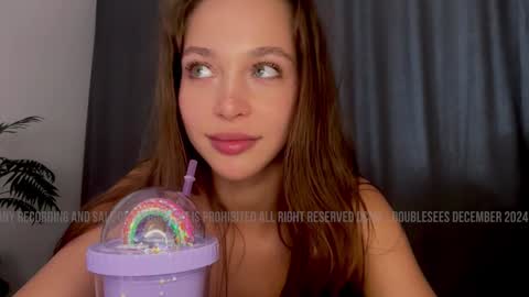 Snapshot of doublecuties chatting on December 8, 5:39 am Lana  Eva  dont forget to give us a thumb up online show from December 8, 5:39 am