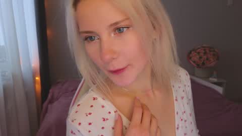 Snapshot of doublecuties chatting on December 26, 4:10 am Lana  Eva  dont forget to give us a thumb up online show from December 26, 4:10 am