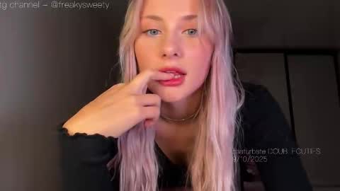 Snapshot of doublecuties chatting on October 9, 12:58 pm Lana  Eva  dont forget to give us a thumb up online show from October 9, 12:58 pm