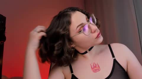 Snapshot of doublee_trouble chatting on February 25, 12:25 am Eva ana Liza online show from February 25, 12:25 am