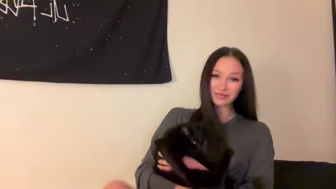 Snapshot of doublesees chatting on October 24, 1:07 pm MOLLYYYY dont forget to give me a thumb up online show from October 24, 1:07 pm