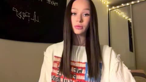 Snapshot of doublesees chatting on November 4, 12:37 pm MOLLYYYY dont forget to give me a thumb up online show from November 4, 12:37 pm