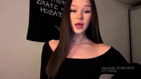 Snapshot of doublesees chatting on November 27, 2:08 pm MOLLYYYY dont forget to give me a thumb up online show from November 27, 2:08 pm