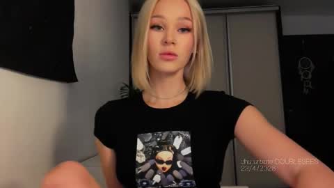 MOLLYYYY dont forget to give me a thumb up online show from April 23, 12:29 pm