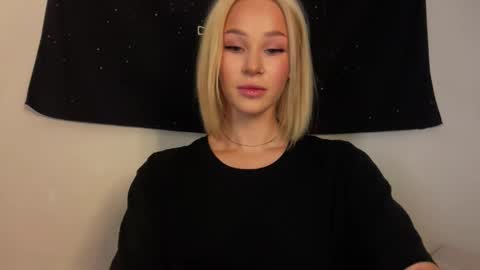 MOLLYYYY dont forget to give me a thumb up online show from April 24, 4:37 am