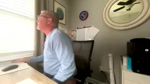 Snapshot of douglikes3xd chatting on October 31, 5:14 pm douglikes3xd online show from October 31, 5:14 pm