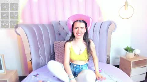 Snapshot of dovemullerr2 chatting on July 17, 7:41 pm dovemullerr2 online show from July 17, 7:41 pm