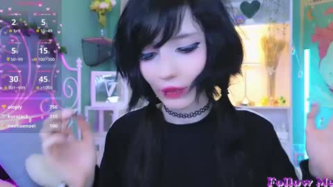 Snapshot of draculaura_ chatting on December 26, 3:27 am Draculaura online show from December 26, 3:27 am