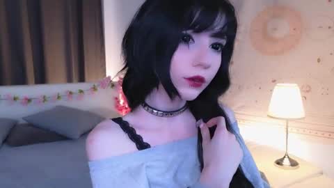 Snapshot of draculaura_ chatting on February 16, 8:55 pm Draculaura online show from February 16, 8:55 pm