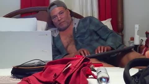 dragomoon70 online show from April 2, 3:15 am