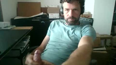 Snapshot of dragonflyy83 chatting on November 6, 8:04 am dragonflyy83 online show from November 6, 8:04 am
