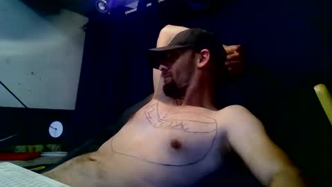 Snapshot of dragonoid96 chatting on March 2, 8:32 am lovemachine online show from March 2, 8:32 am