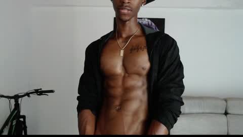 Snapshot of drake_brown_23 chatting on April 24, 8:11 pm Drake 23 online show from April 24, 8:11 pm
