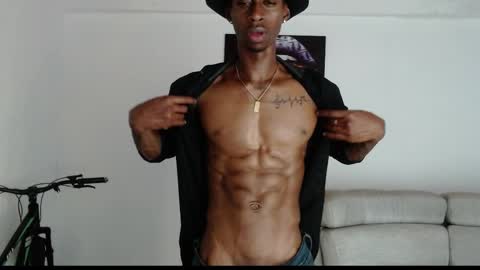 Snapshot of drake_brown_23 chatting on May 1, 12:54 pm Drake 23 online show from May 1, 12:54 pm