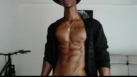 Snapshot of drake_brown_23 chatting on May 2, 7:57 am Drake 23 online show from May 2, 7:57 am