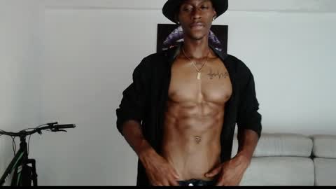 Snapshot of drake_brown_23 chatting on May 4, 1:40 pm Drake 23 online show from May 4, 1:40 pm