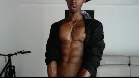 Snapshot of drake_brown_23 chatting on May 22, 4:56 pm Drake 23 online show from May 22, 4:56 pm
