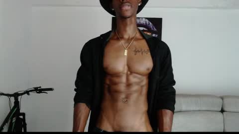 Snapshot of drake_brown_23 chatting on May 31, 4:25 pm Drake 23 online show from May 31, 4:25 pm